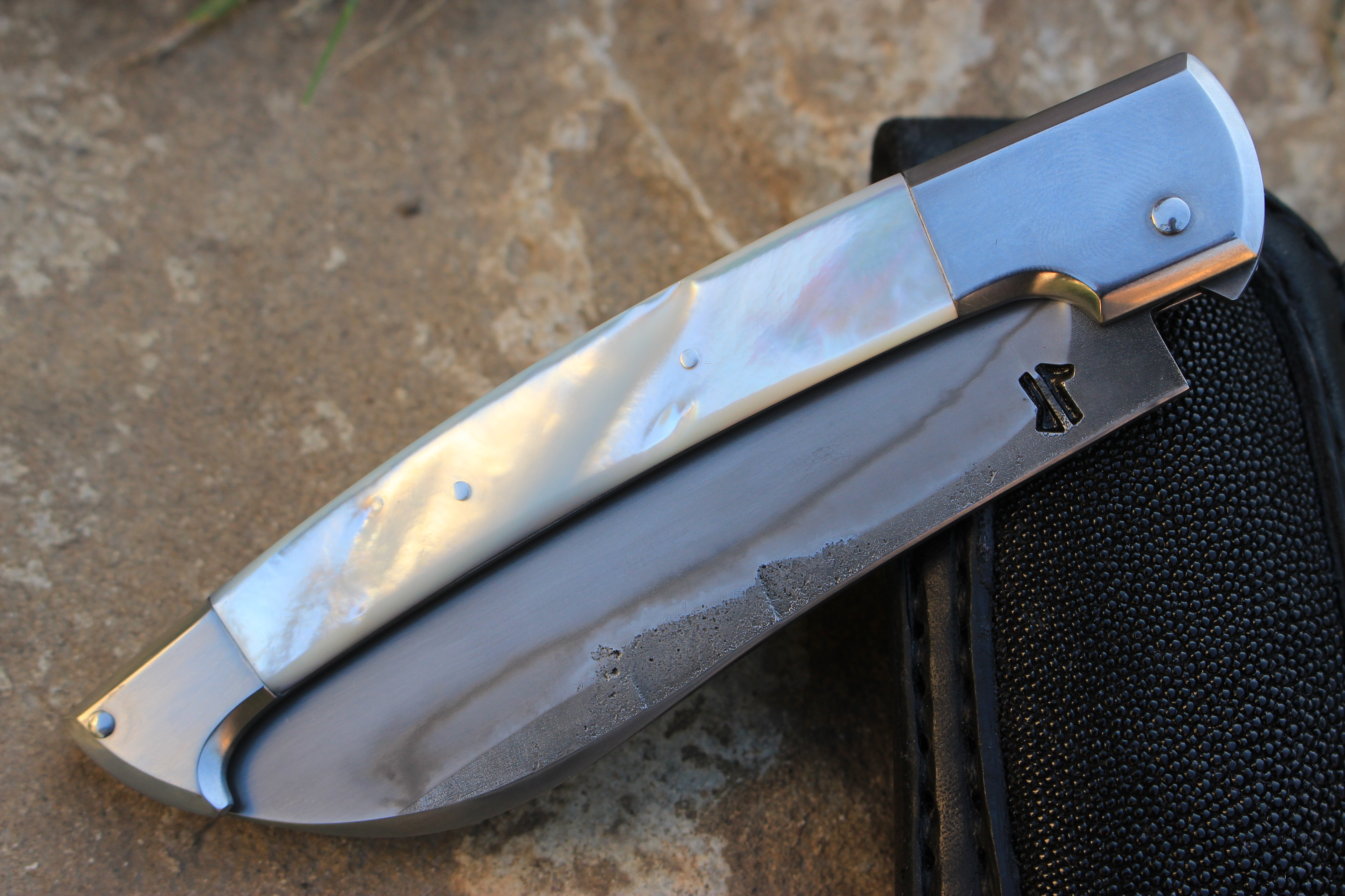 Folding knives